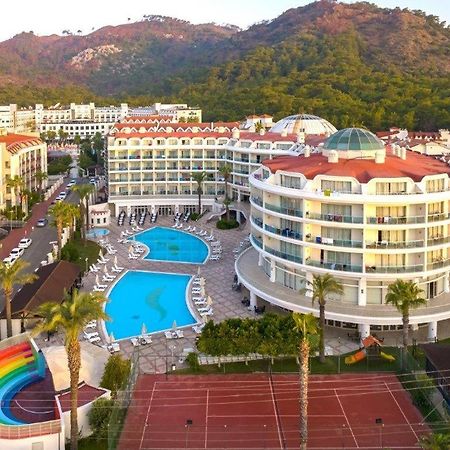 מרמריס Pineta Park Deluxe Hotel מראה חיצוני תמונה