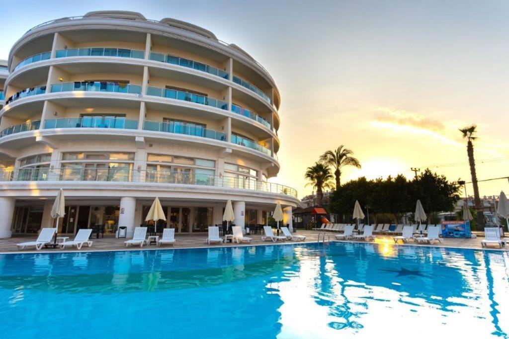מרמריס Pineta Park Deluxe Hotel מראה חיצוני תמונה